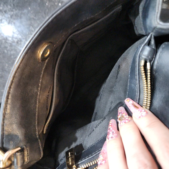 Michael Kors CYNTHIA SMALL NORTH SOUTH CONVERTIBLE SATCHEL black leather - Picture 6 of 13